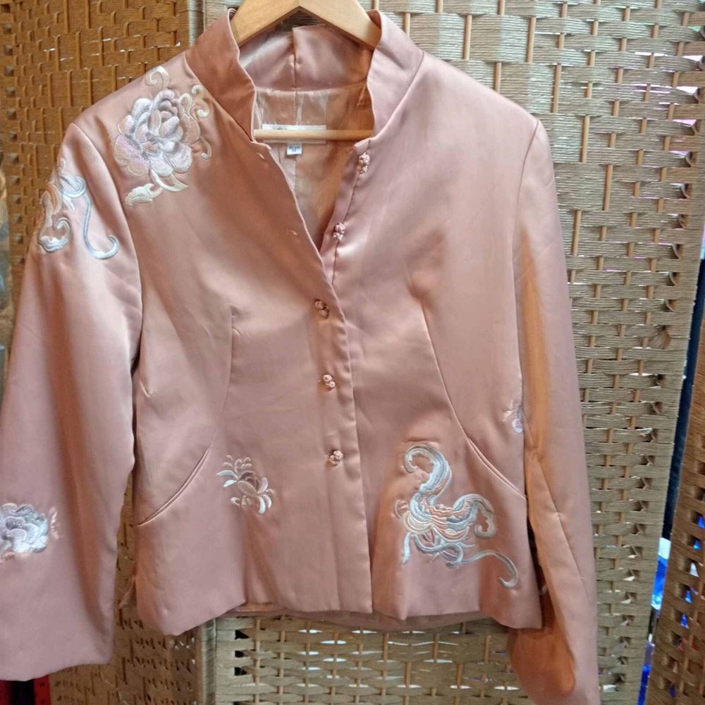 Dois Queen Pink Satin Embroidered Jacket