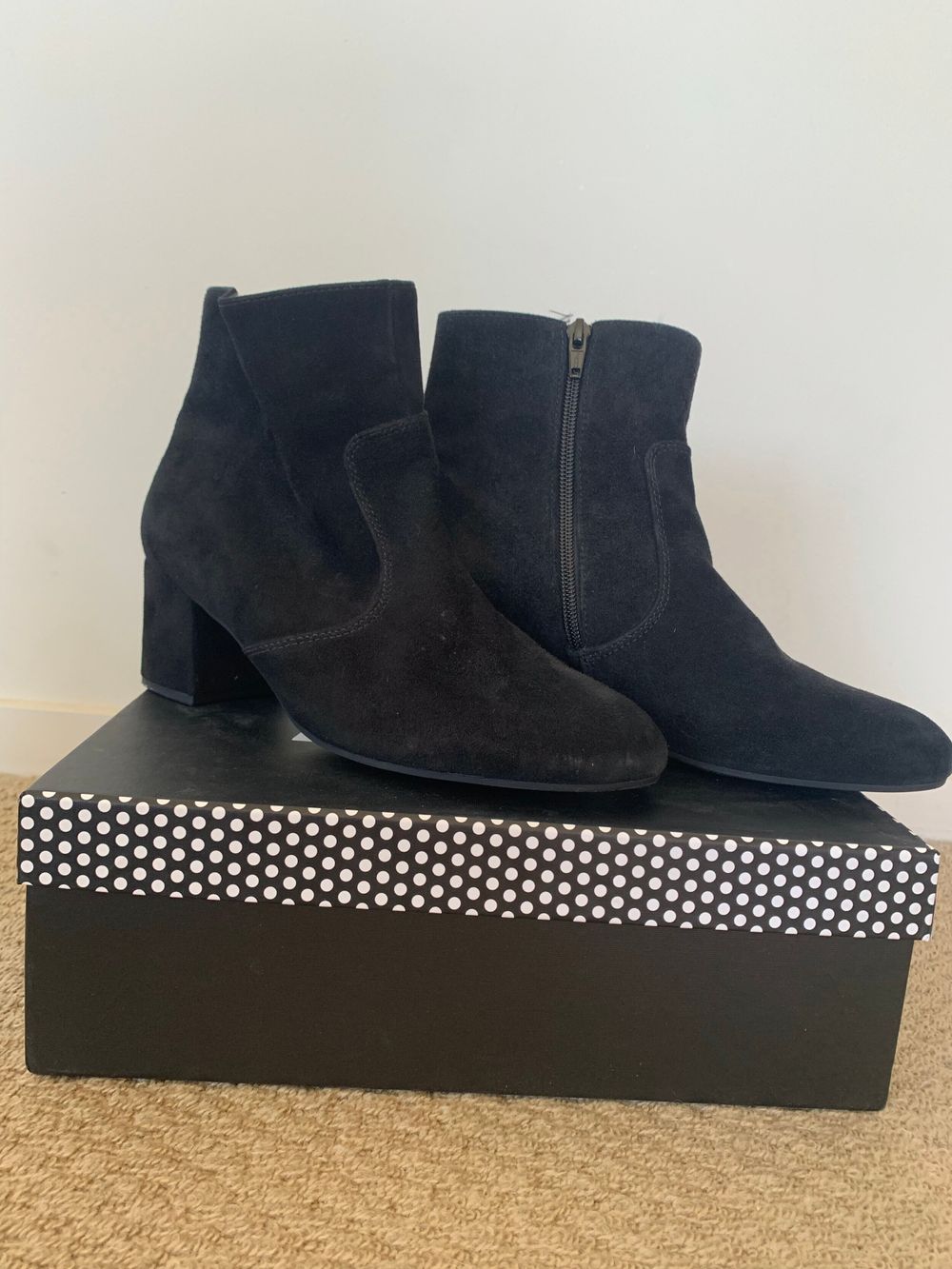✨ Gabor – Black Suede Ankle Boots