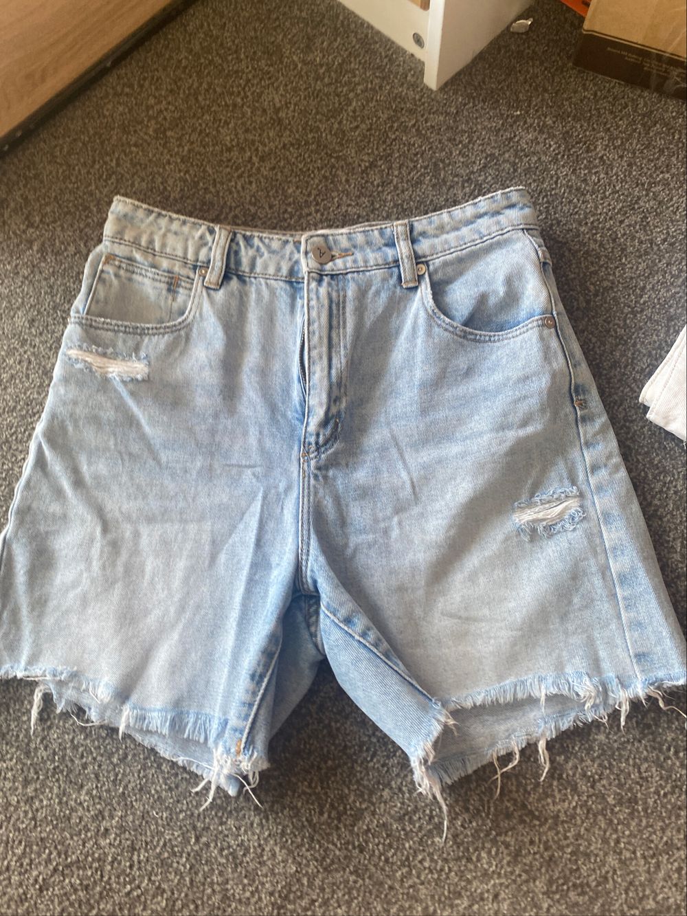 Abrand Claudia Cut Off Shorts