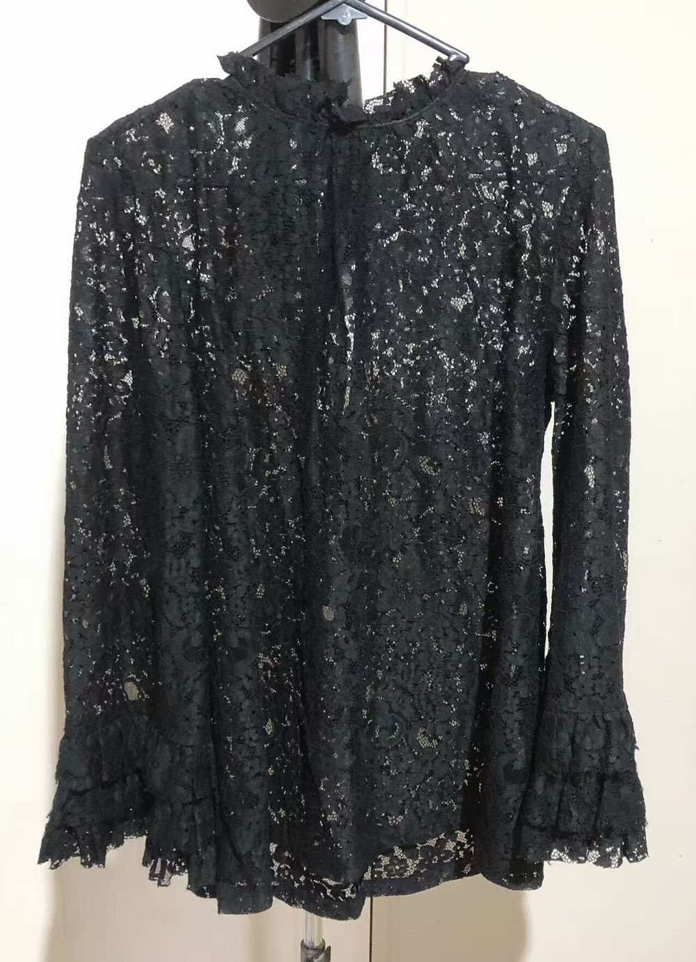 Black Lace Long Sleeve Top