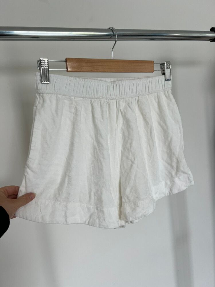 Glassons White Shorts / size 10