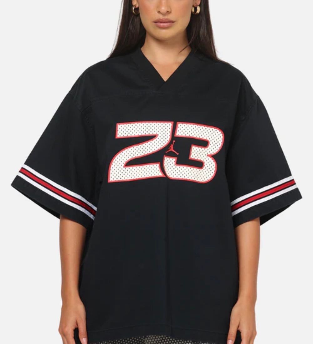 Black Nike top