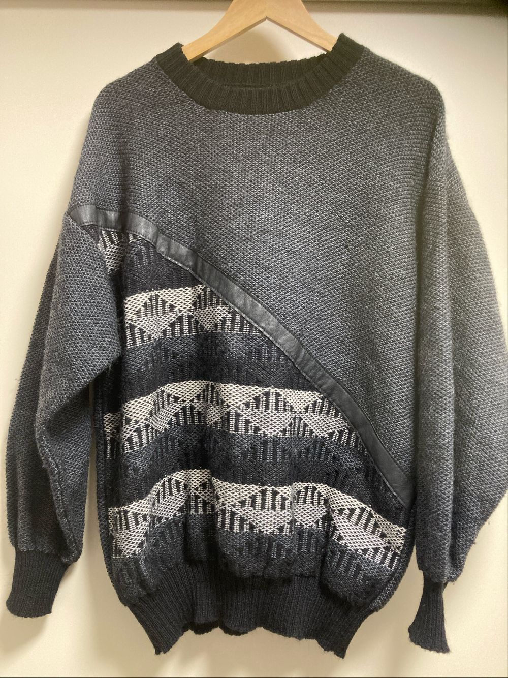 Vintage Zhizago Pure Wool Knit Size M
