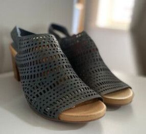 Django & Juliette Navy Block Heel Sandals Size 42