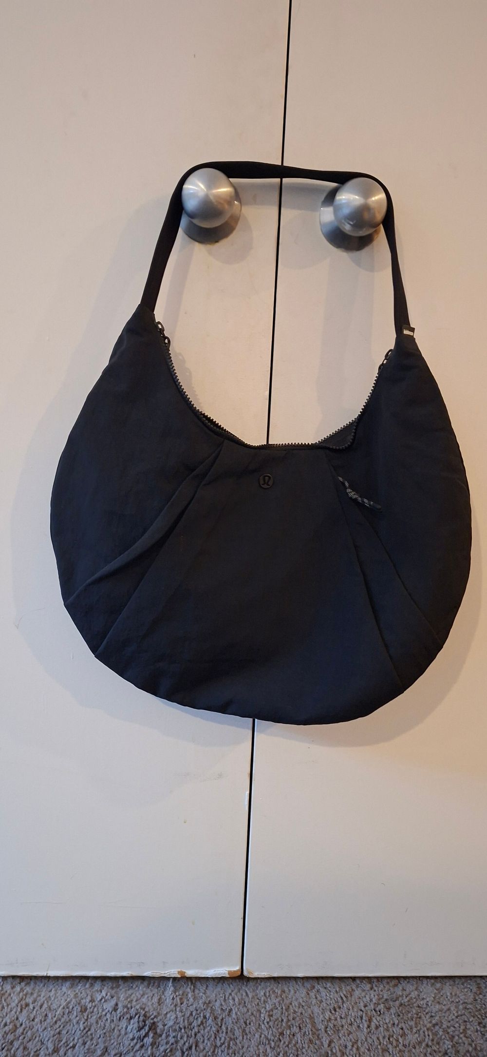 Lululemon pleat shoulder bag