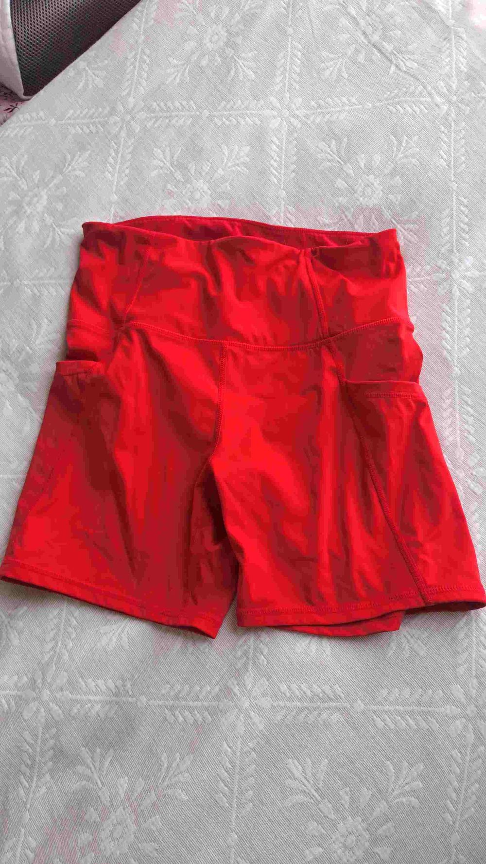 Red active short