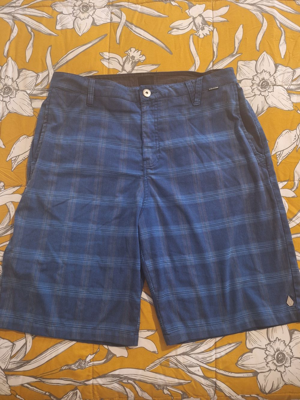 Volcom shorts
