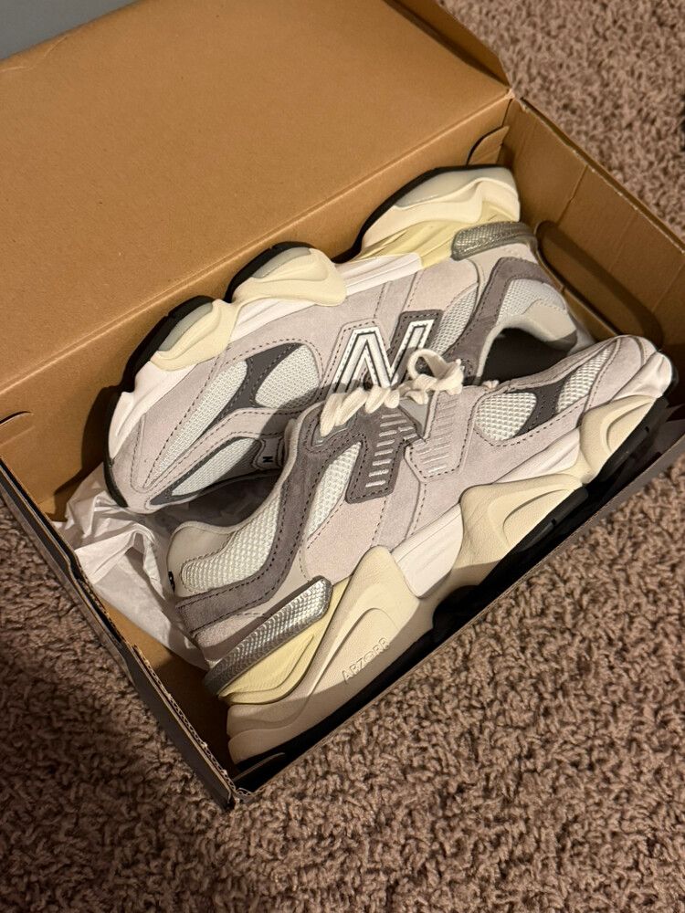 New Balance 9050 sneakers Size 37 European (Worn once) in box