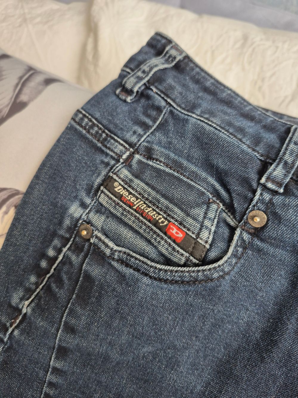 D-Fayza Boyfriend Low Waist Jeans.