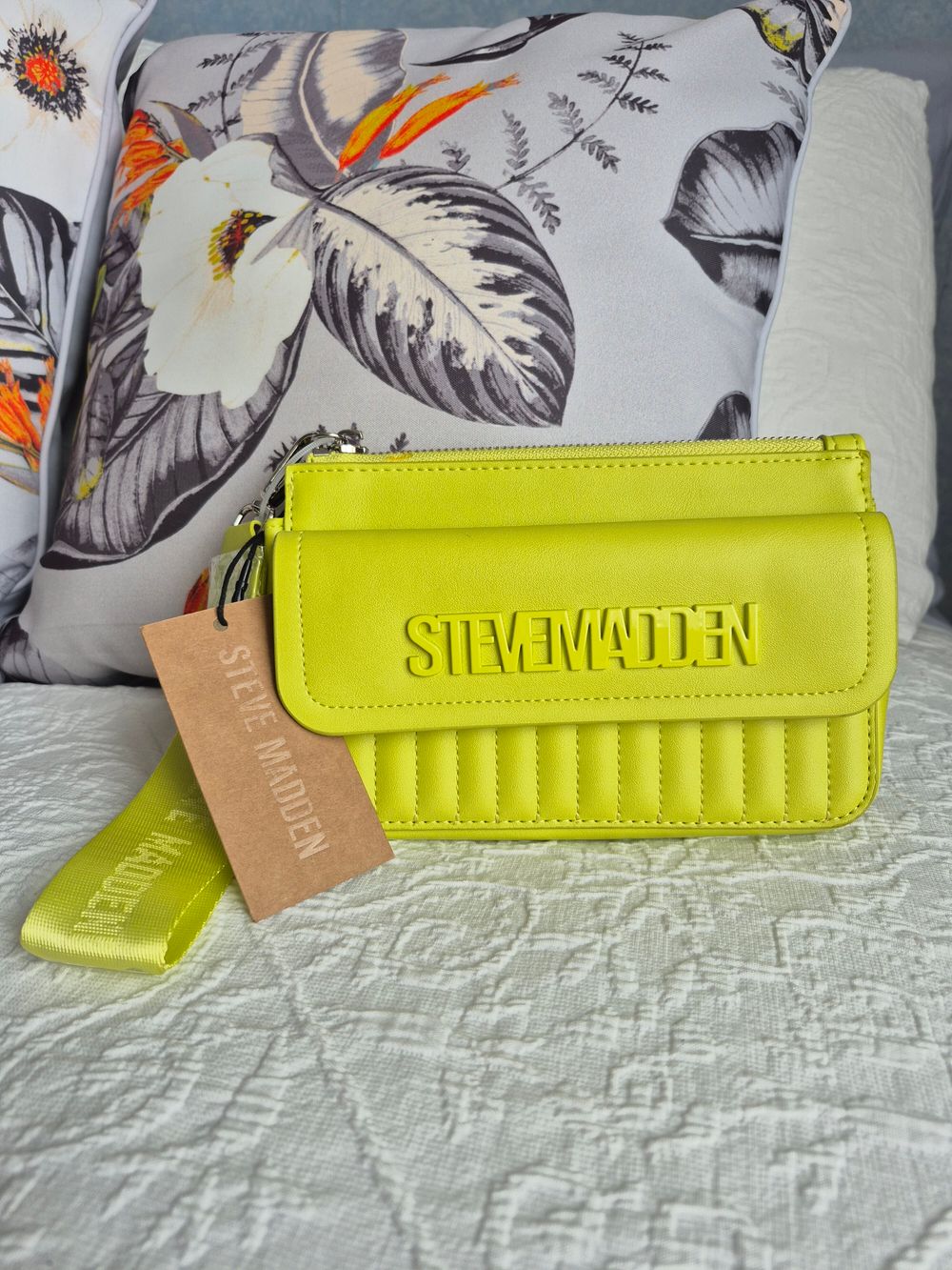 Steve Madden  Bhaines Cyber Lime Everyday Wallet