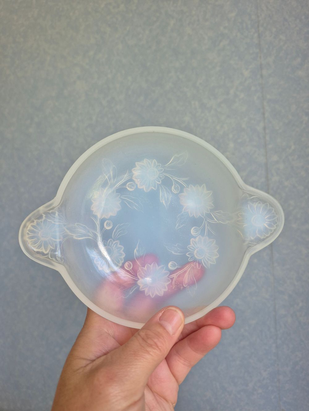 Etling France Art Deco Opalescent Glass bowl.