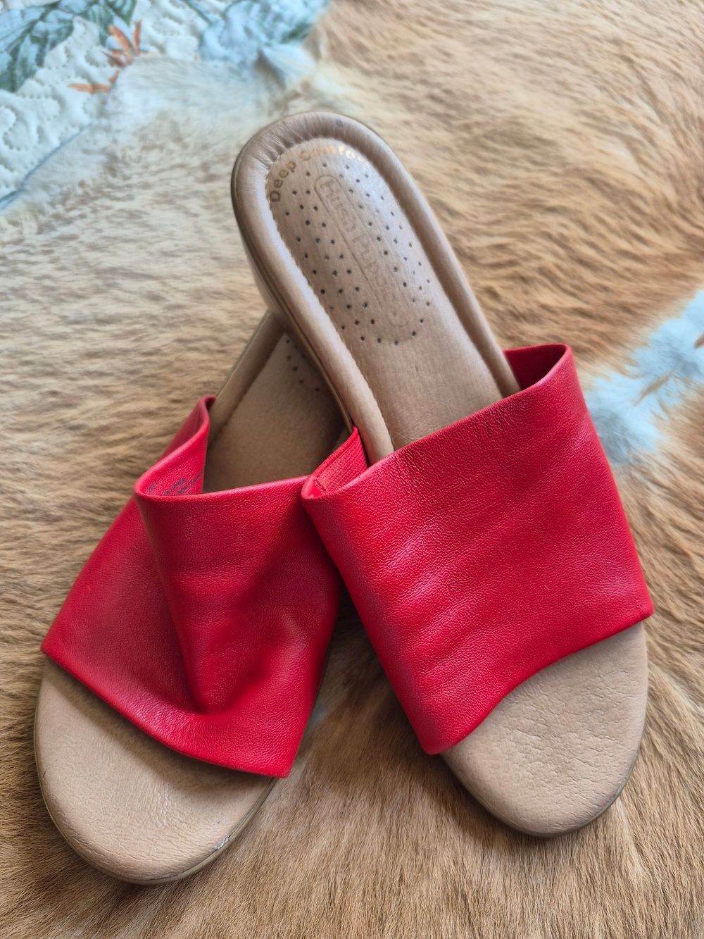 Hush Puppies Red Slides