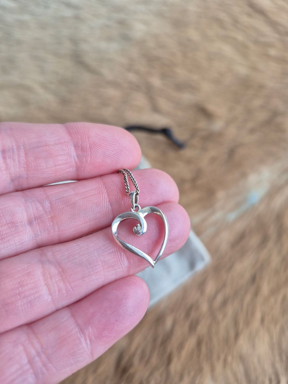 925 Silver Heart with Diamond and 925 Silver Box Chain.