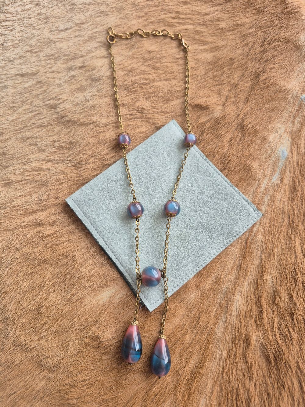 Goldtone Vintage Necklace.