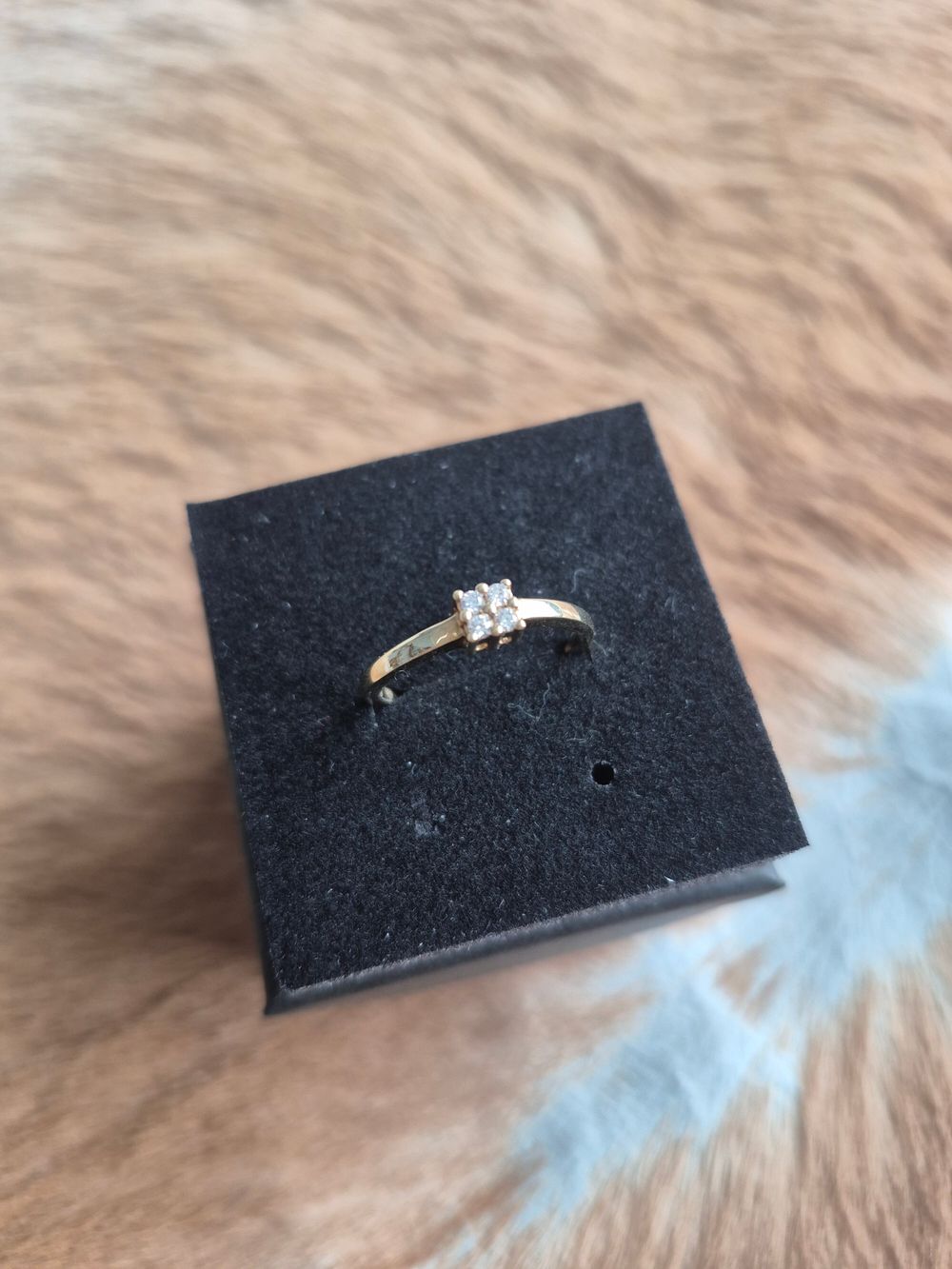 Michael Hill 9Y .10 TDW Square Diamond Cluster Ring