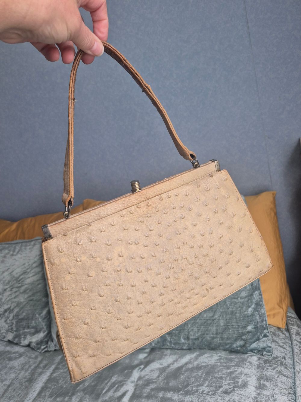 Vintage Corbeau Curio Beige Ostrich Leather Handbag
