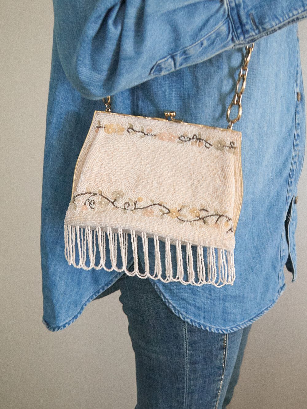LA REGALE Vintage Beaded Bag with Fringe