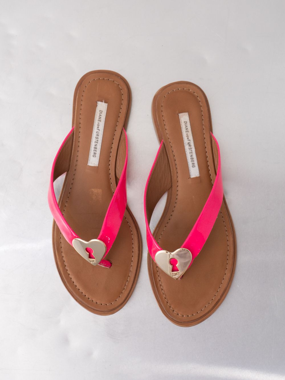 Diane von Furstenberg Hot Pink Patent Thong Sandals – Size 7