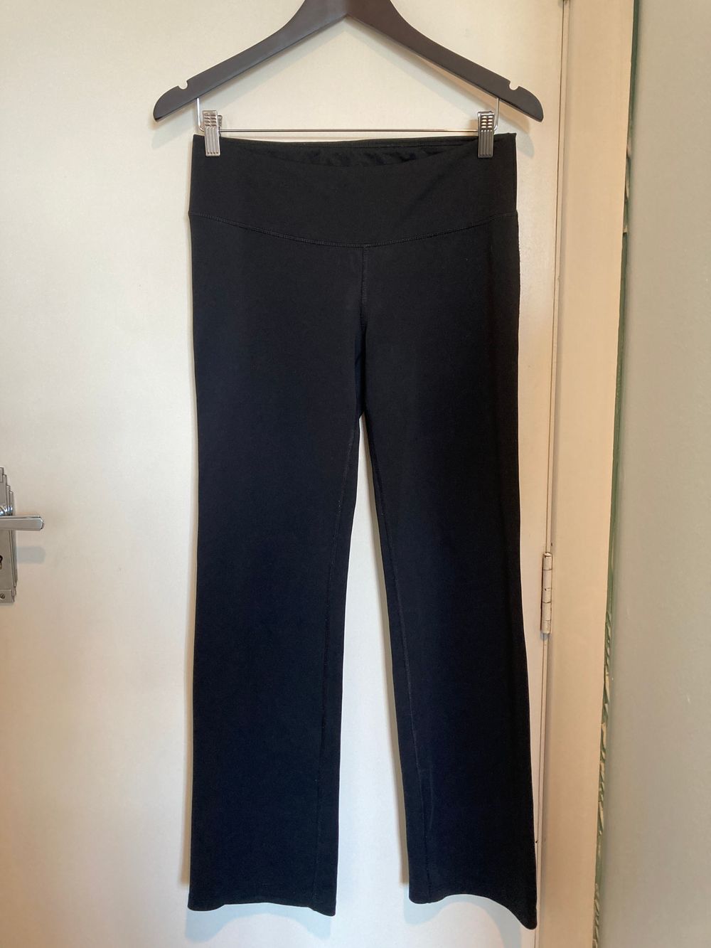 Low rise straight leg