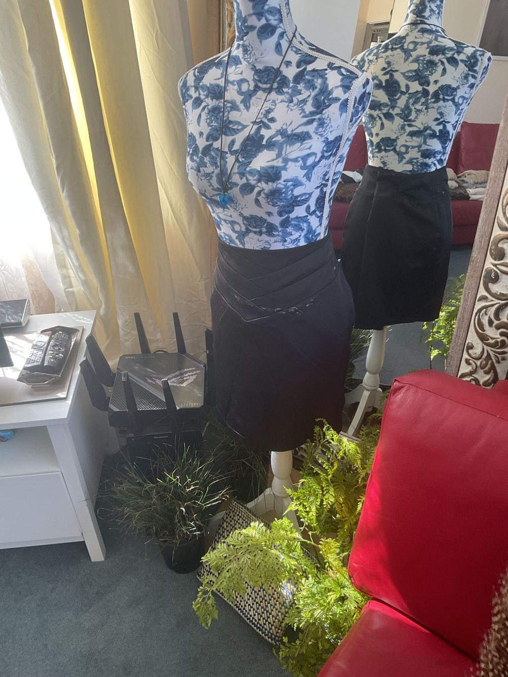 Glassons Black skirt