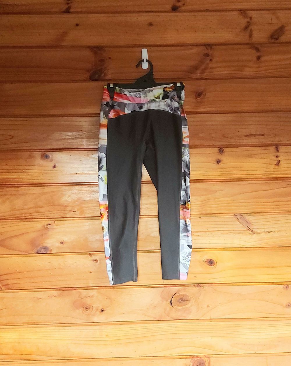 floral cropped activewear leggings