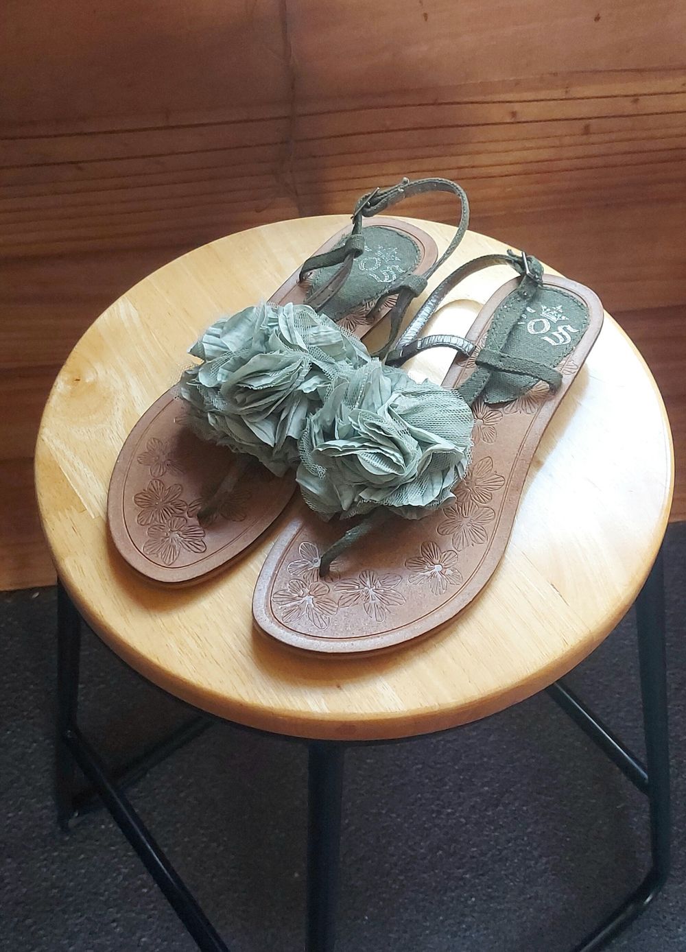 khaki floral sandals