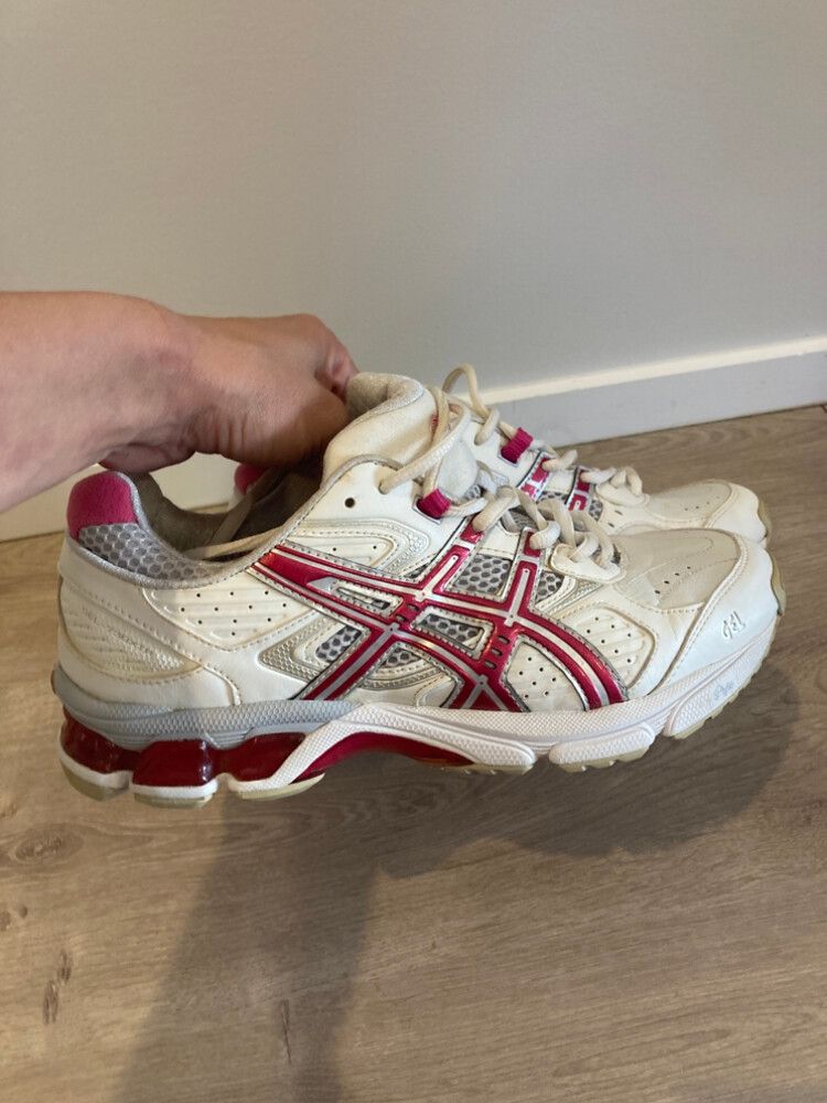 Asics White Pink Gel Sneakers Size 9/40