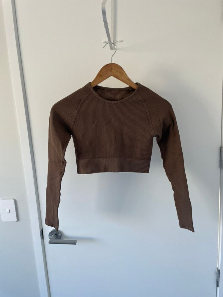 Almn Brown Long Sleeve Top size XS