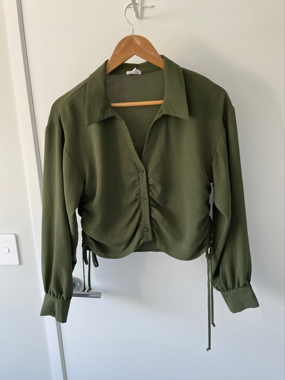 Le Lis Collection Green Ruched Shirt size M
