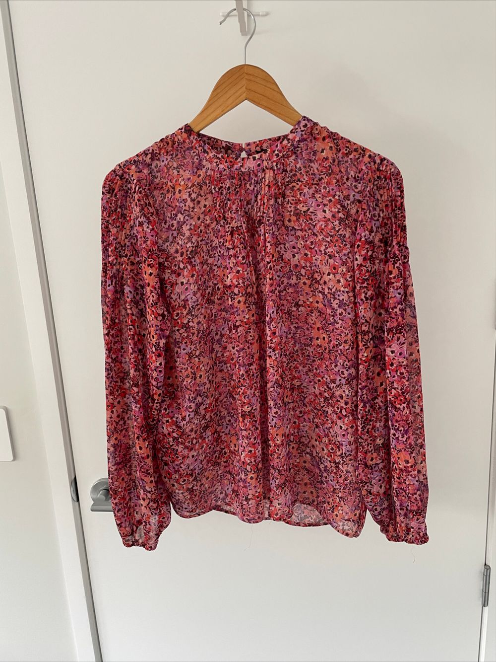 Decjuba Pink Floral Long Sleeve Blouse size 12