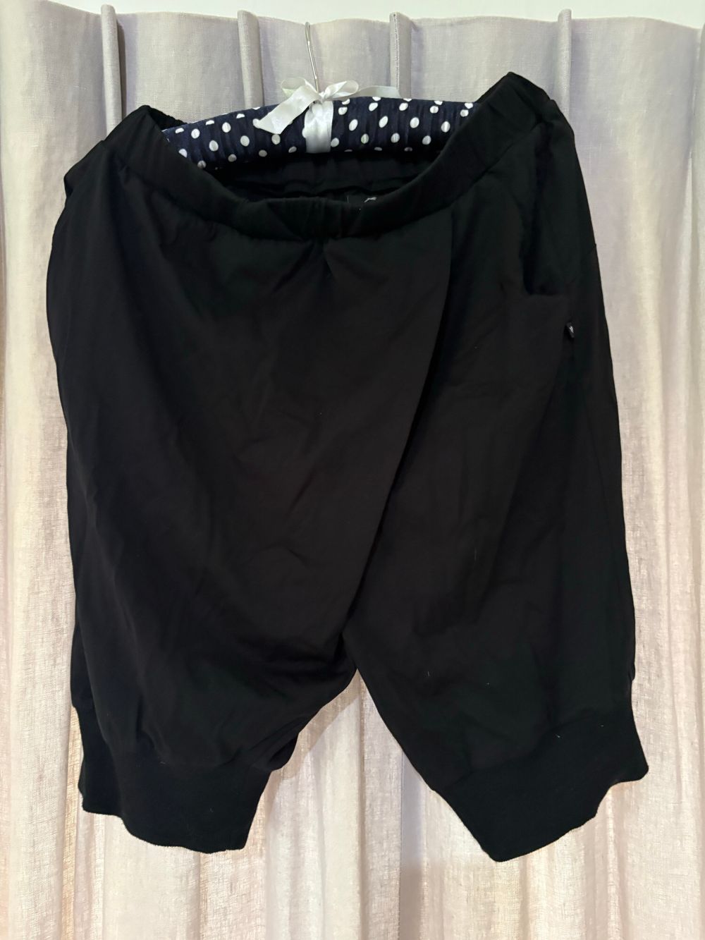 6on7 Black Shorts