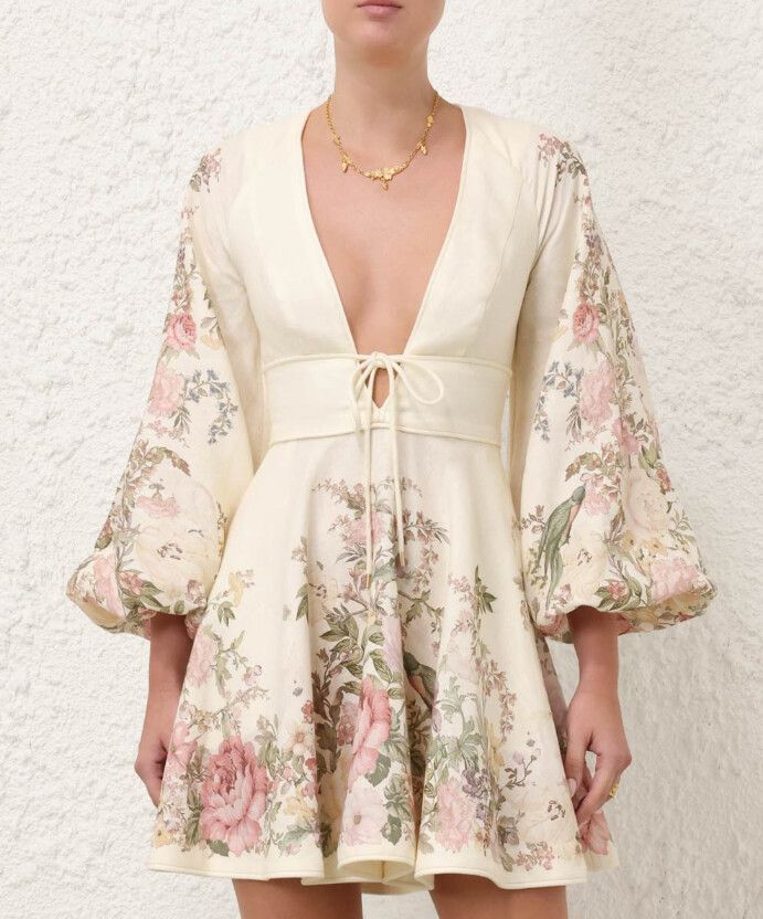 【Zimmermann】WAVERLY PLUNGE MINI DRESS プランジ ミニ Zimmermann Waverly Plunge Mini Dress in Cream Floral | FWRD