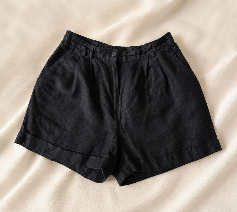 Country Road Black Pleated Linen Shorts