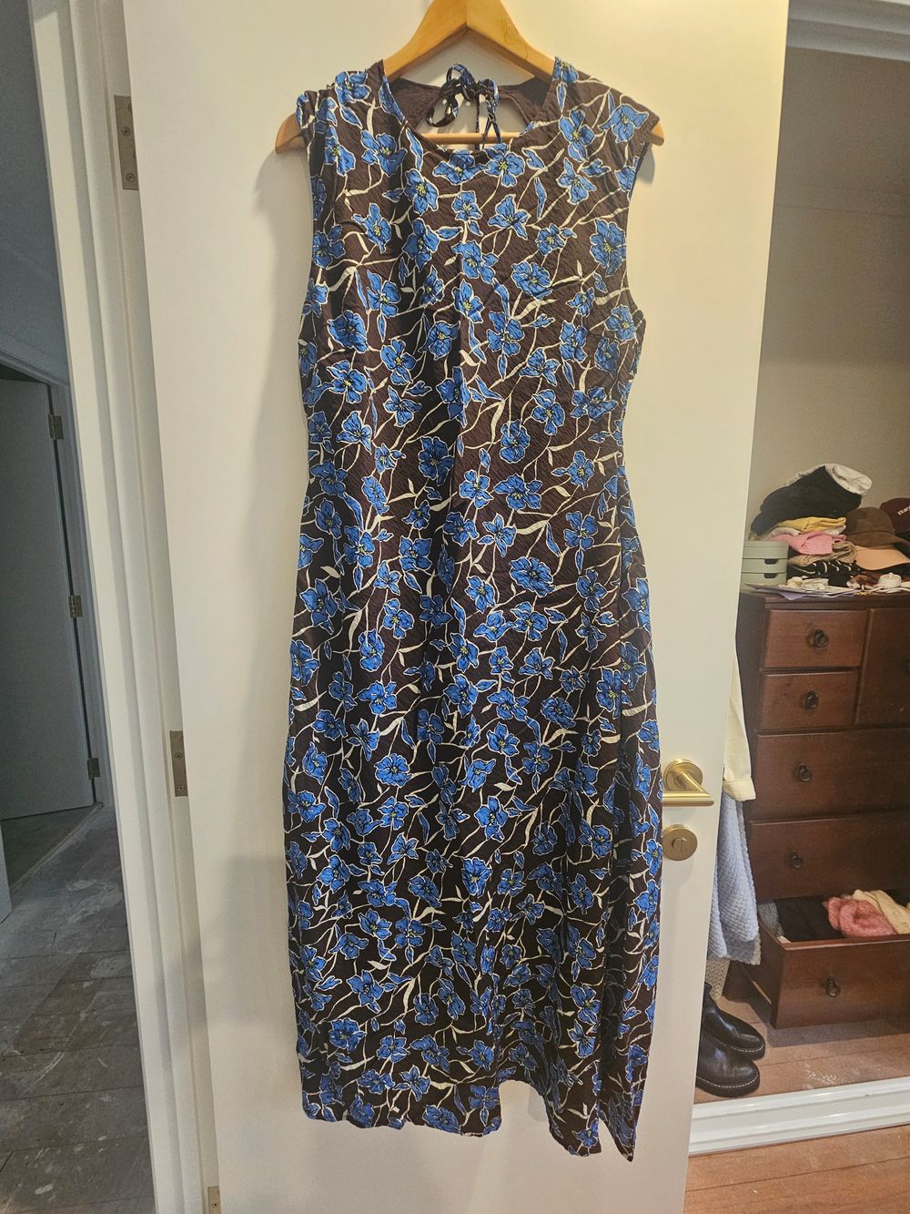 Max Dress Chocolate brown with blue flowers