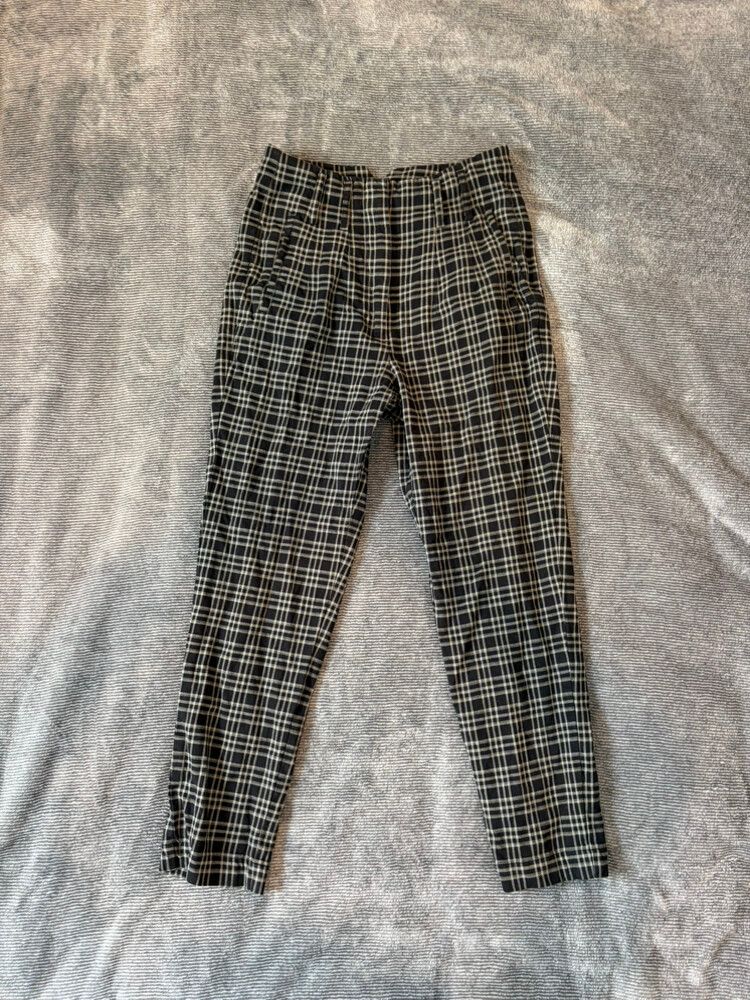 MAX Cropped Plaid Pants