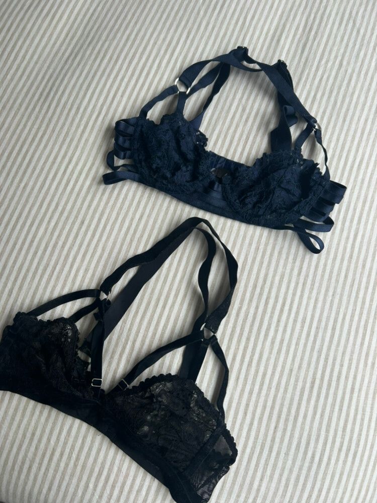 Lonely Bras X2