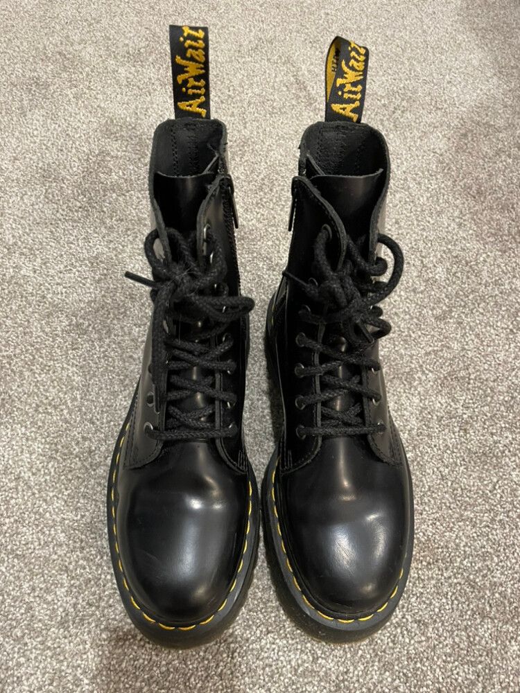 Dr Marten Jadon