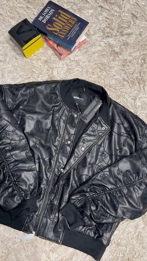 Nova Men Black Paisley Cropped Jacket