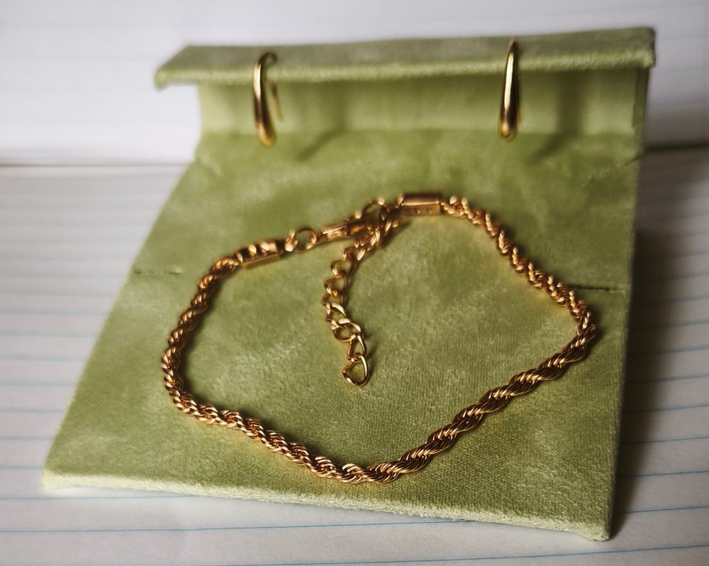 Brand unknown gold bracelet and gold 925earrings set