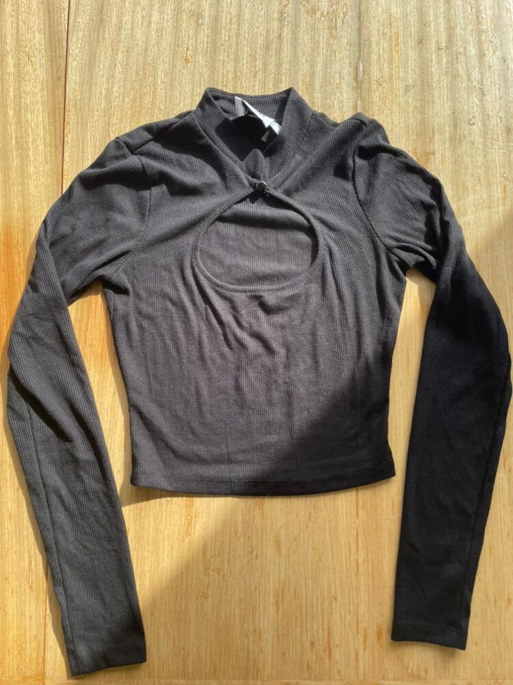Black Long sleeve With Cutout