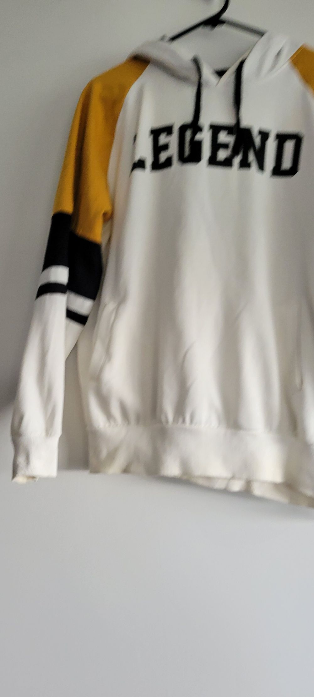 LEGEND" Colorblock Raglan Hoodie – White/Mustard/Black – Size M