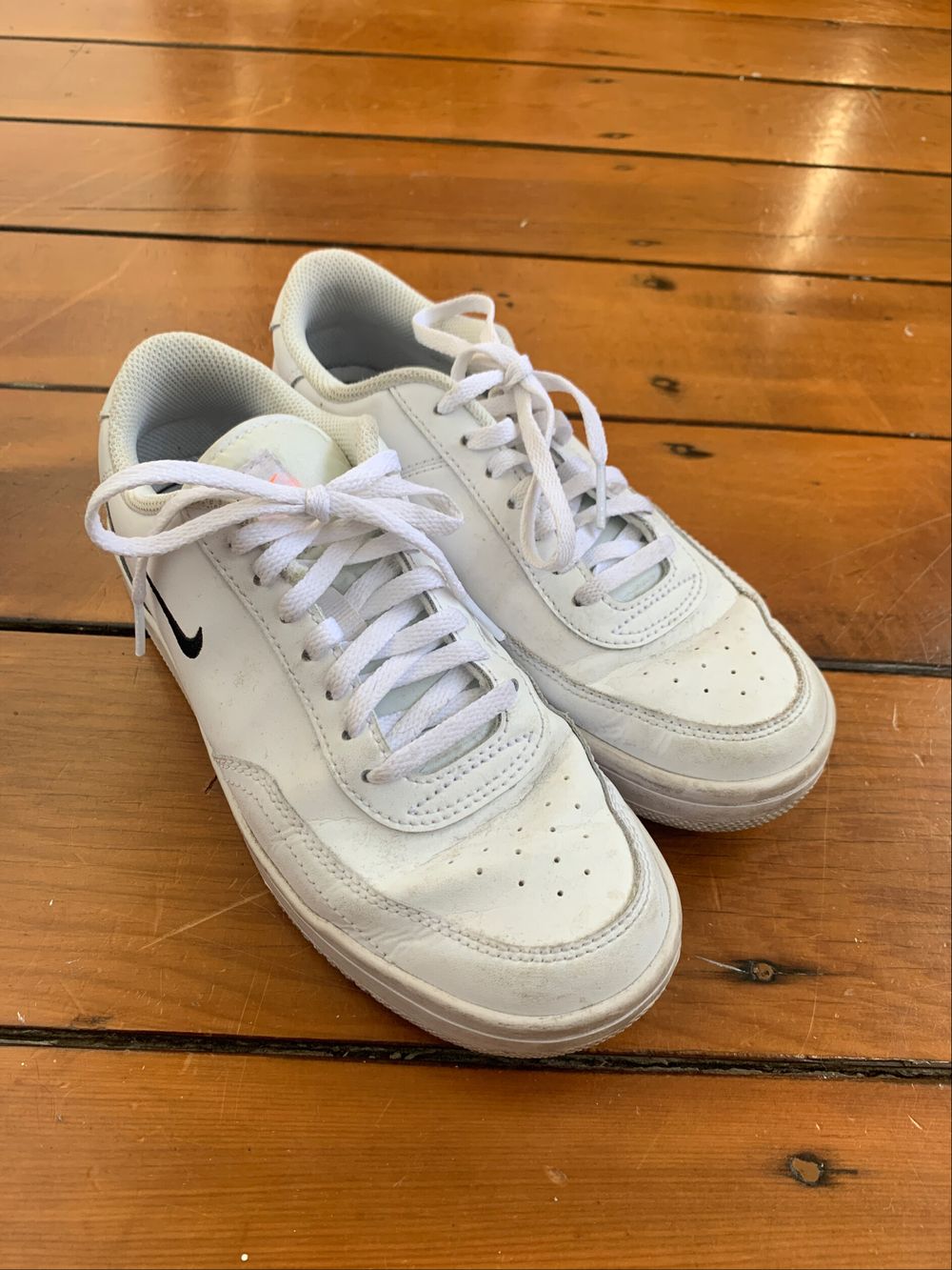 nike tennis shoes old school