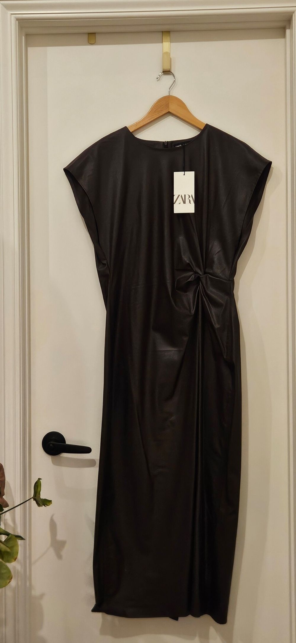 Zara - BNWT Zara chocolate brown dress on Designer Wardrobe Zara - BNWT Zara chocolate brown dress on Designer Wardrobe