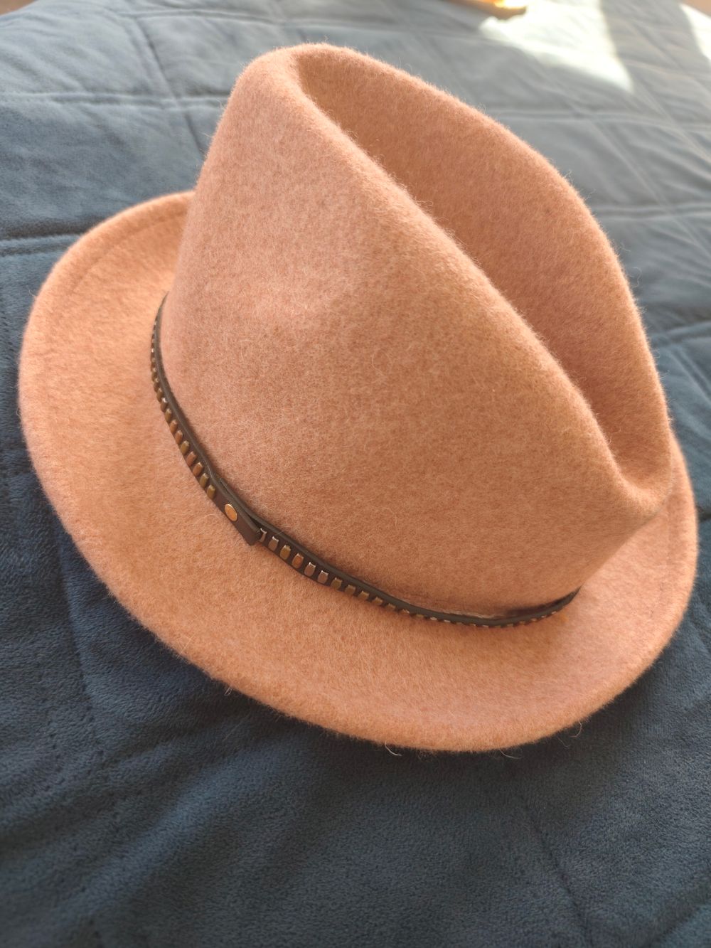 Dusty rose hat