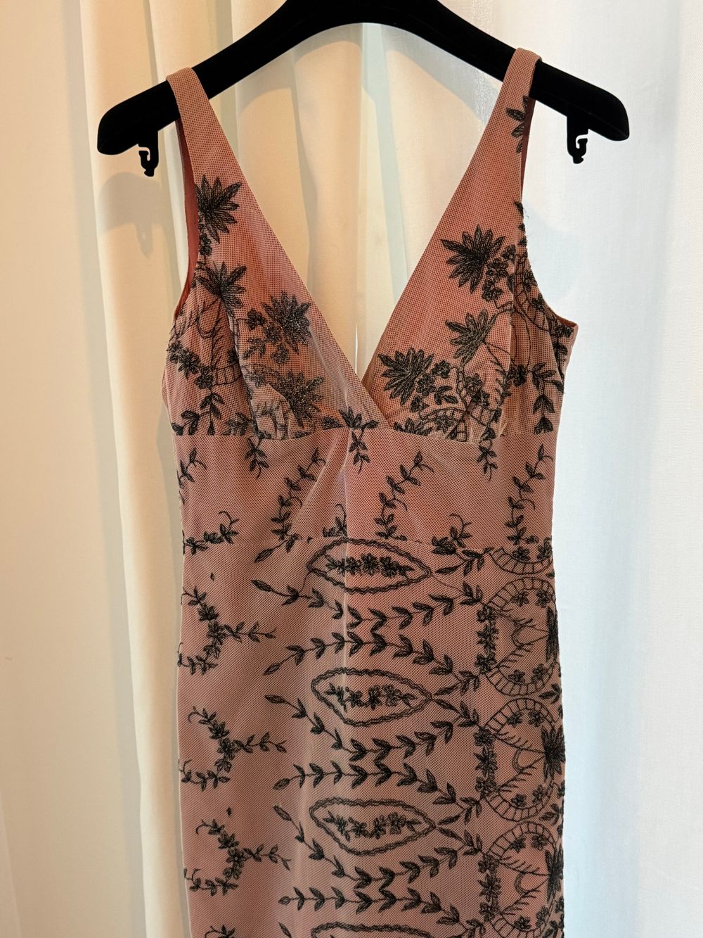 Vintage TOCCA 1990s Embroidered Mesh Dress – Ivory, Blush & Black – Size 4