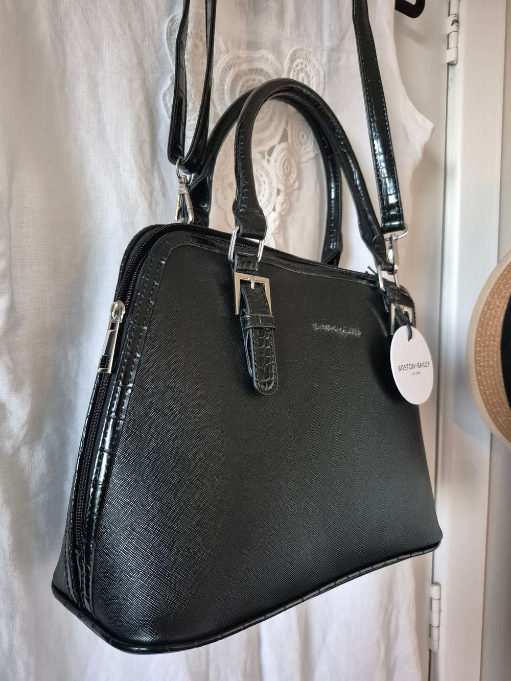 NEW WITH TAGS Boston & Bailey Black Handbag