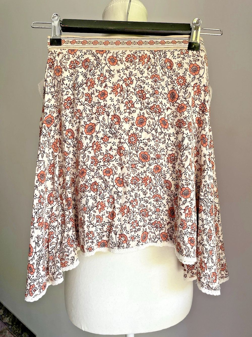 Spell And The Gypsy Floral Asymmetrical Hem Mini Skirt XXS