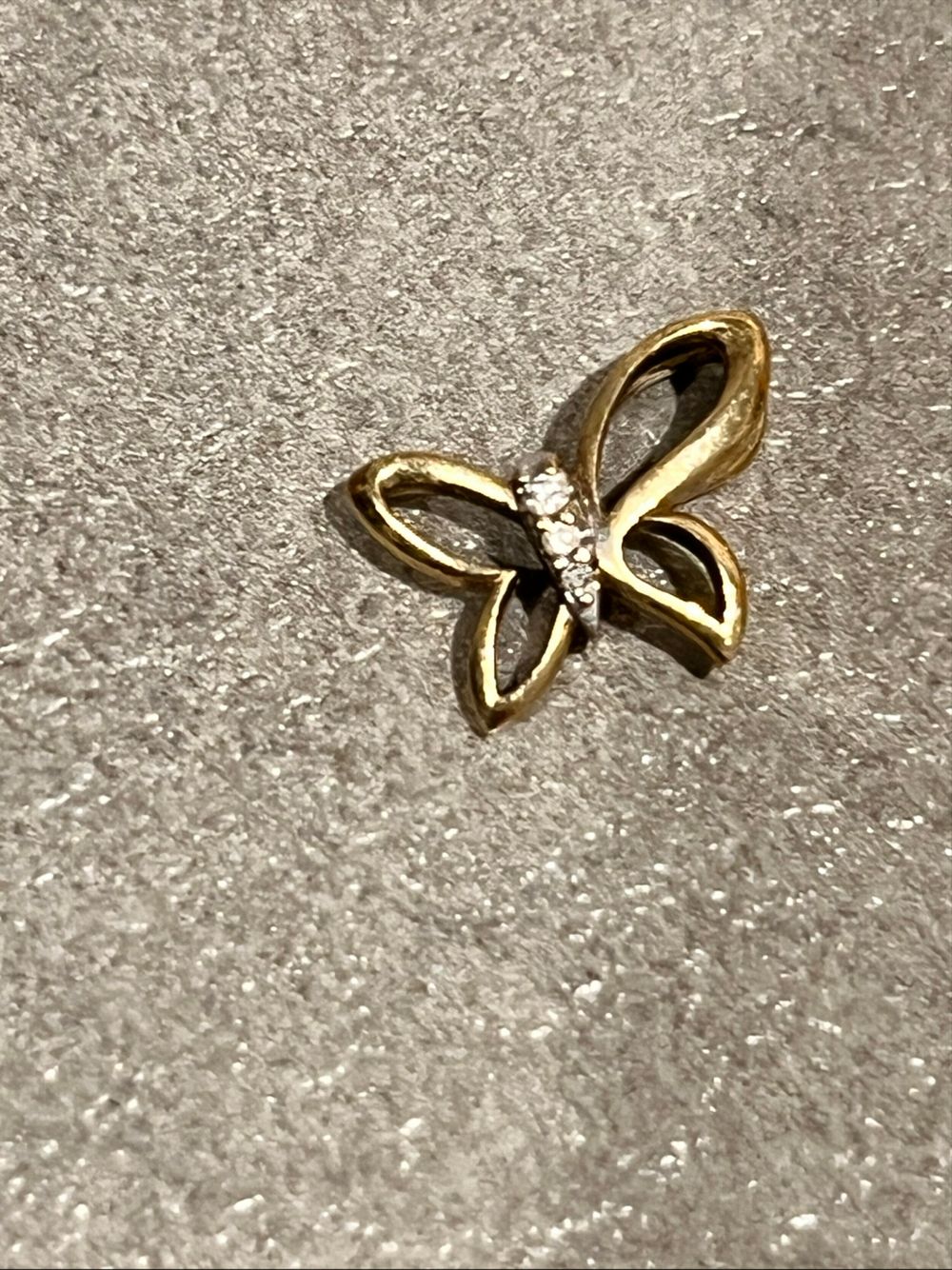9ct gold butterfly pendant