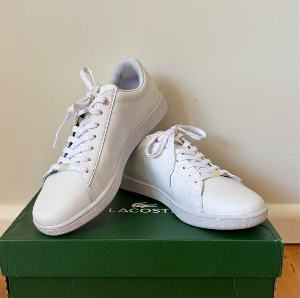 Size 8.5 women’s Carnaby White leather Lacoste trainers with pink accents and hologram