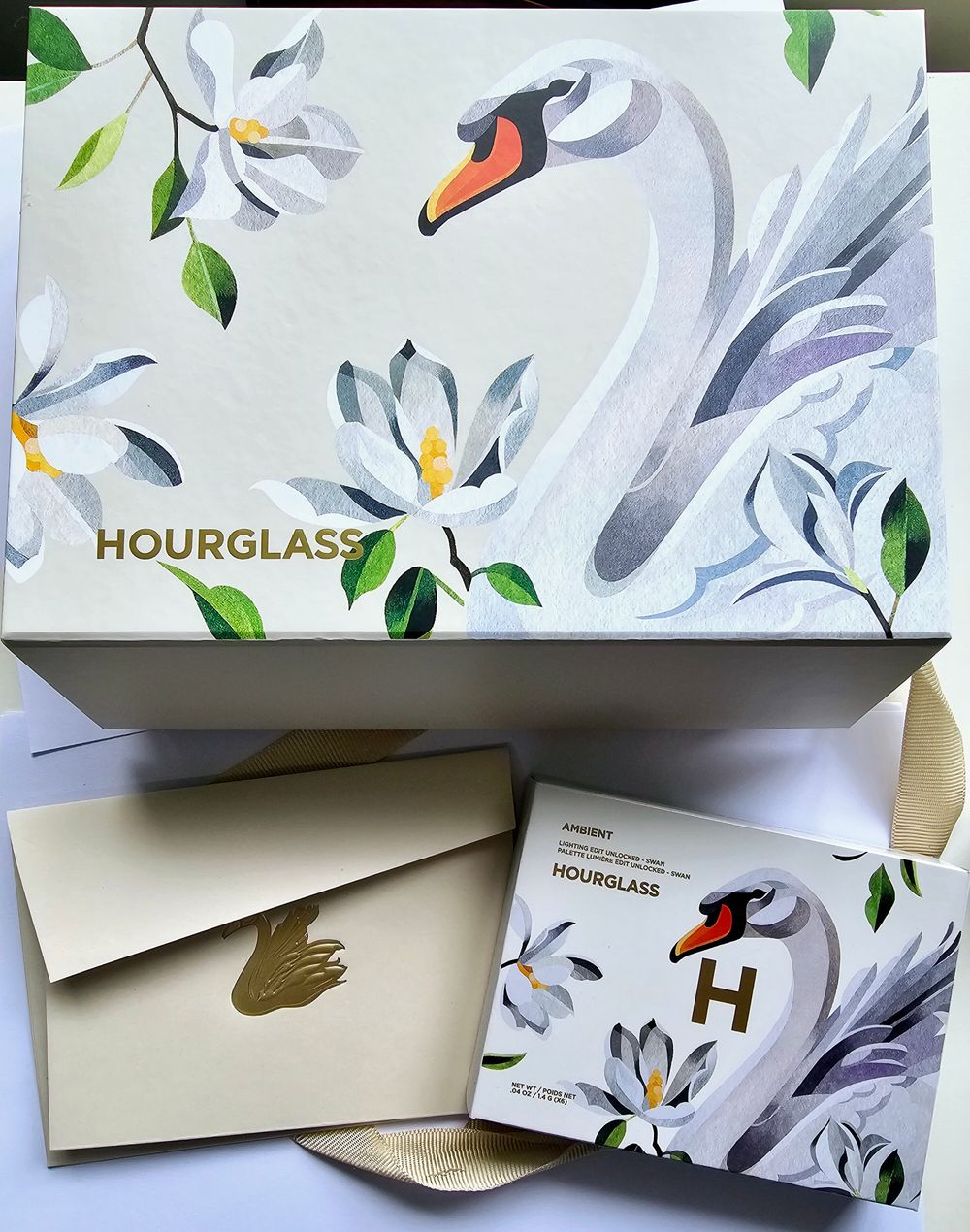Hourglass Swan Palette + Limited Edition Packaging + Liquid Blush mini